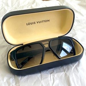 Luois Vuitton Sunglasses model Z0361U